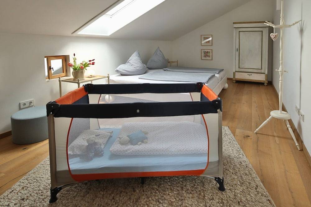 Ganze Wohnung, Appartment am Weiher, 90 qm, 2 Schlafzimmer in Haßmoning, Traunreut
