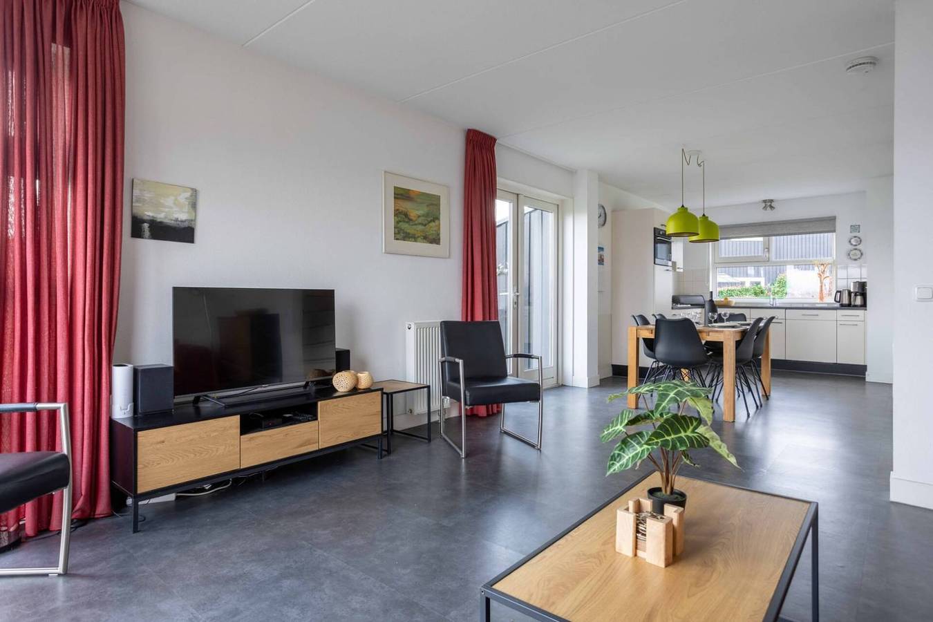 Komfortables Haus für 6 Personen mit privatem Bootssteg und freiem Blick auf den See in Friesland