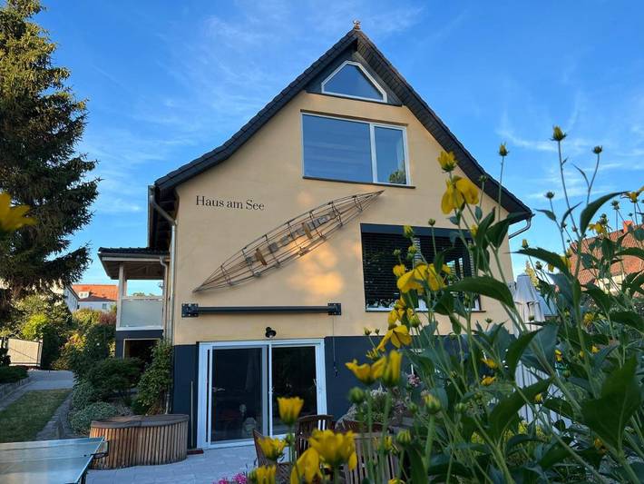 Ferienwohnung für 8 Personen, mit Sauna und Garten sowie Ausblick und Seeblick, kinderfreundlich in Prenzlau
