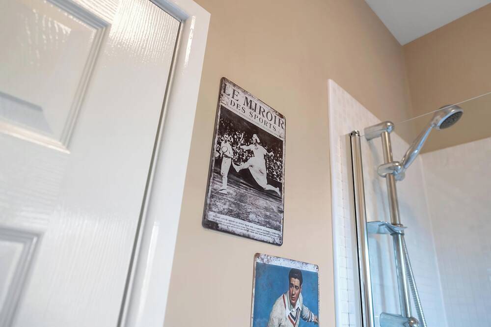 Pools Cottage 5 - The Racquet Room in Warwickshire