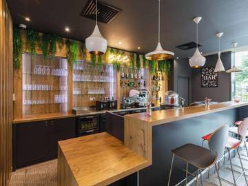 Hôtel pour 3 personnes, avec terrasse à Vaulx-en-Velin