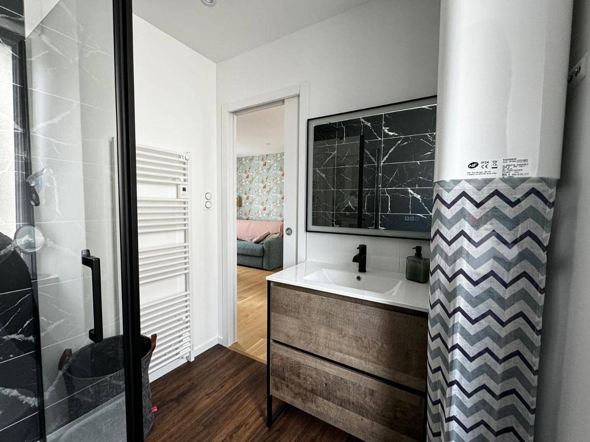 Appartement entier, One-Bedroom Apartment in Lannilis, Région de Brest