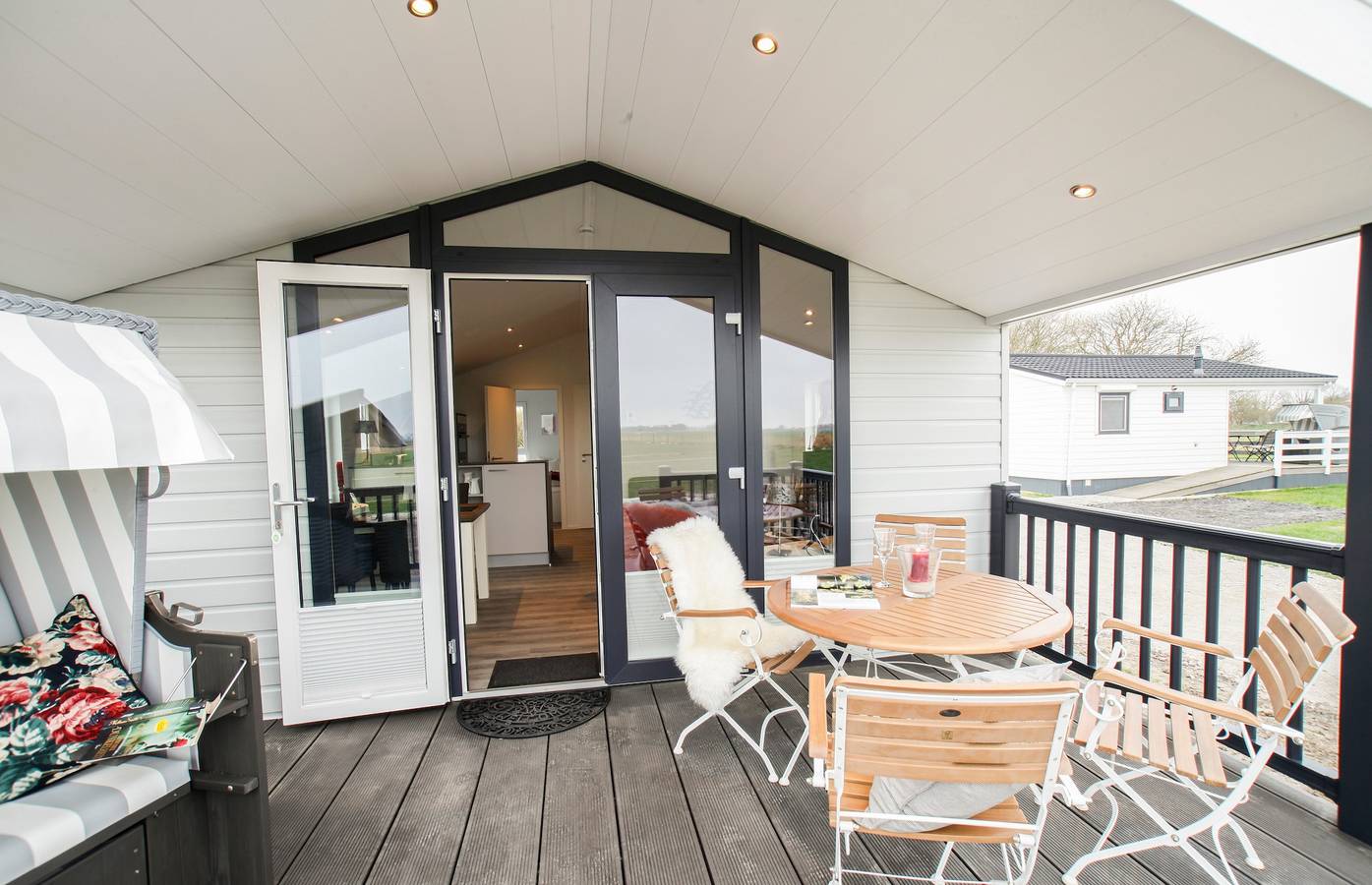 Ferienhaus „Bungalow auf Ferienhof Janssen“ mit privater Terrasse, Garten & Wlan in Wangerland, Südliche Nordseeküste