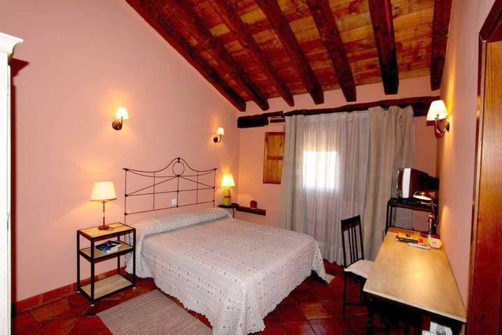 Casa rural para 16 personas, con piscina y jardín en Espirdo - 3