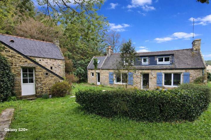 Location de vacances pour 7 personnes, avec terrasse à Pont-Croix
