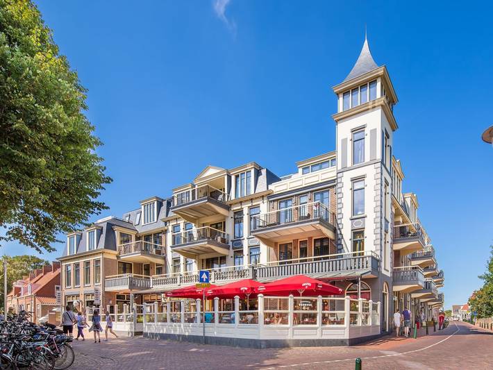 Ferienwohnung für 4 Personen, mit Balkon und Garten sowie Pool und Sauna