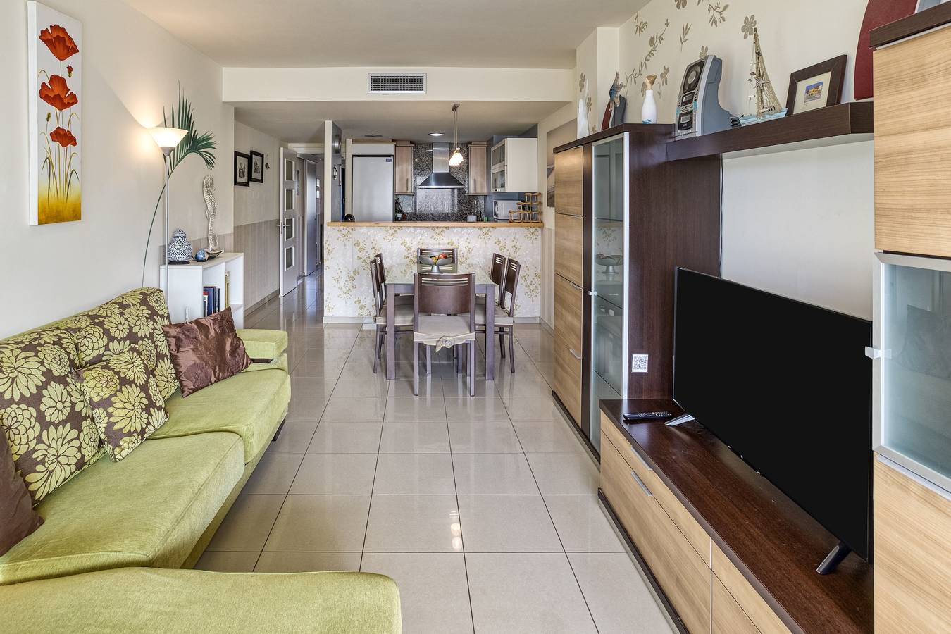 Appartement entier, Appartement 'Milleni' avec vue sur la mer, Wi-Fi et climatisation in Roses, Haut-Ampurdan