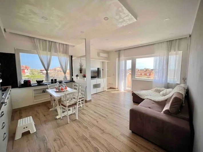 Appartamento vacanze per 4 persone, con panorama e piscina nonché giardino e terrazza - 1