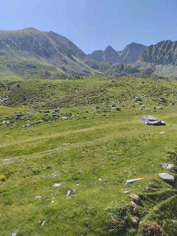 Gîte pour 4 personnes, avec terrasse à Pas de la Case