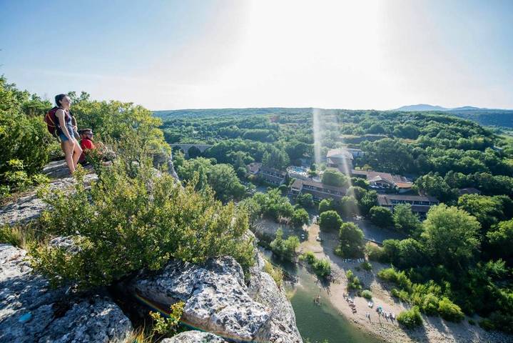 Parc de vacances pour 2 personnes, avec vue et jardin ainsi que sauna et piscine en Ardèche - 4