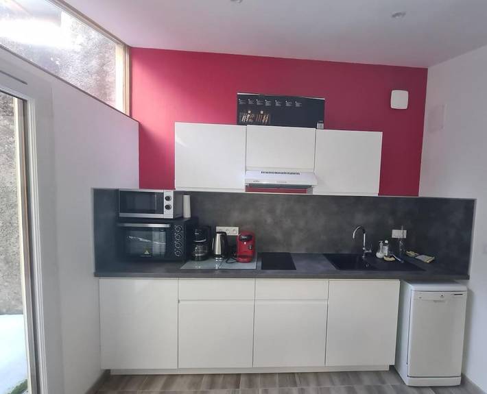 Gîte pour 5 personnes, avec terrasse dans Office De Tourisme Besse - 4