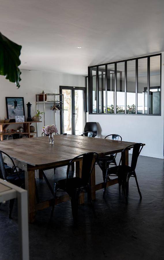Location de vacances pour 14 personnes, avec vue ainsi que piscine et jardin, animaux acceptés à L'Houmeau - 4