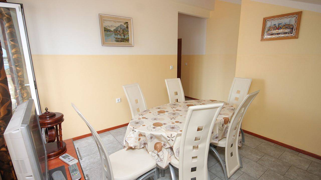 Ganze Ferienwohnung, Ferienwohnung für 11 Personen (104 m²) in Kali in Kali, Insel Ugljan