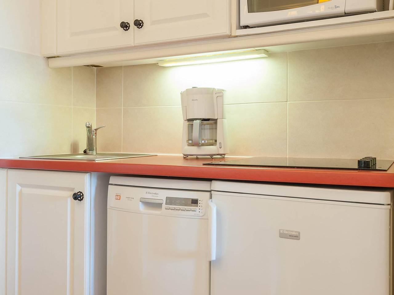 Appartement entier, Escapade en bord de rivière pour 4 personnes in Mallemort, Région d'Arles