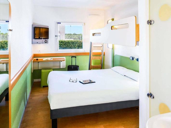 Hôtel pour 2 personnes, avec terrasse, animaux acceptés à Vitrolles - 2