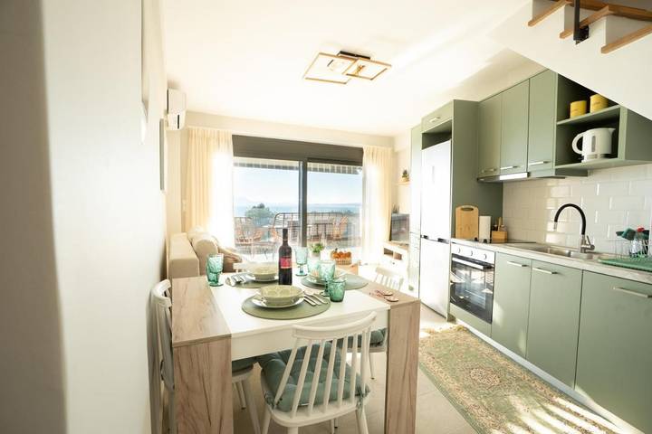 Ferienwohnung für 5 Personen, mit Pool und Ausblick sowie Terrasse