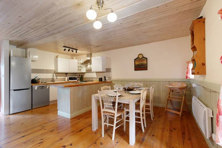 Location de vacances pour 6 personnes, avec Jacuzzi ainsi que Jardin et Bassin pour enfant dans Cotentin