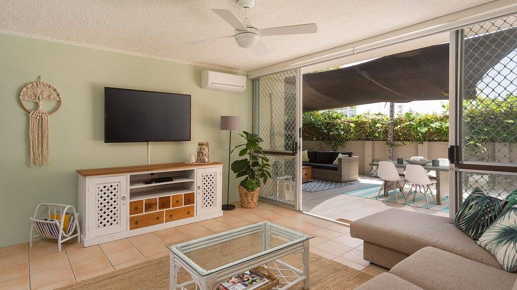 Ganze Wohnung, Burleigh Beach Pad 100 m vom Strand entfernt - atemberaubend in Burleigh Heads, Queensland