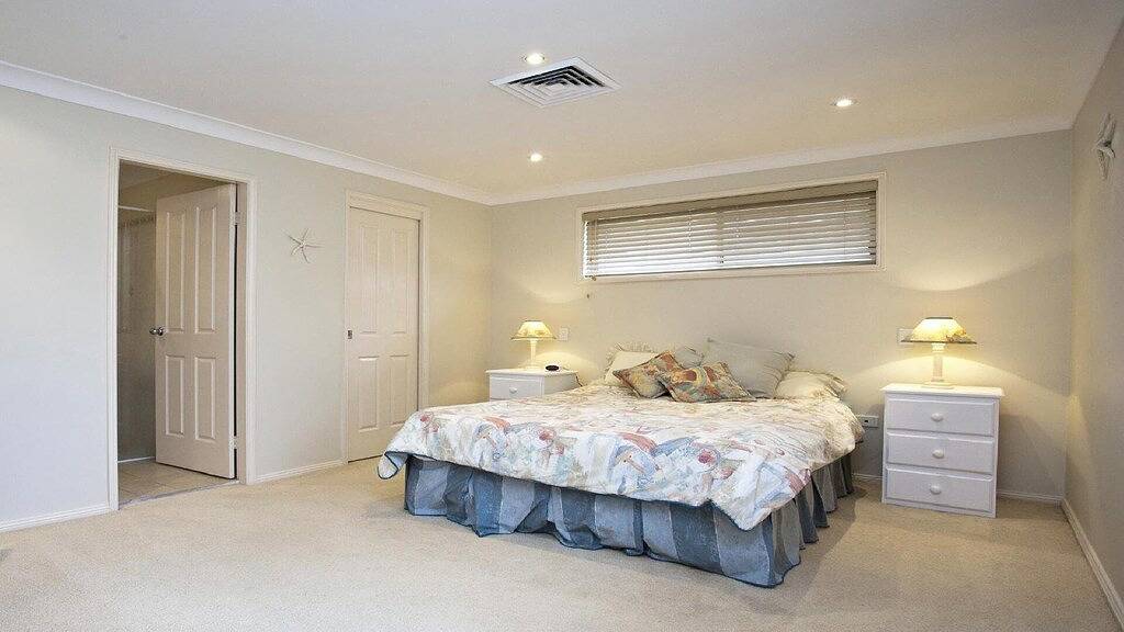 450M Flache Wanderung Zum Strand, Den Geschäften Und Den Cafes in Terrigal, New South Wales