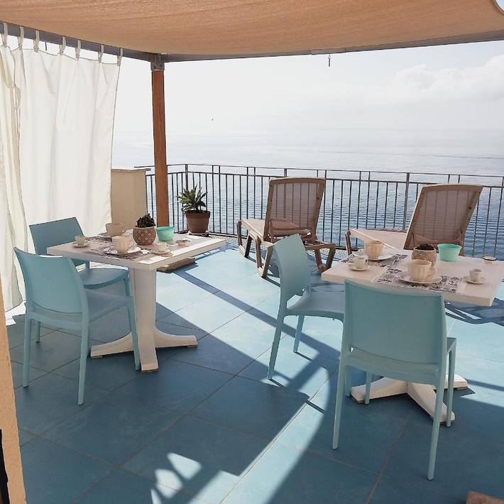 B&b per 2 persone, con panorama e giardino in Marina di Camerota