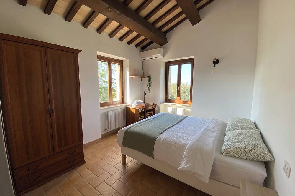 Relax in our Bed & Breakfast between horses and olive trees. in Cingoli, Provincie Macerata