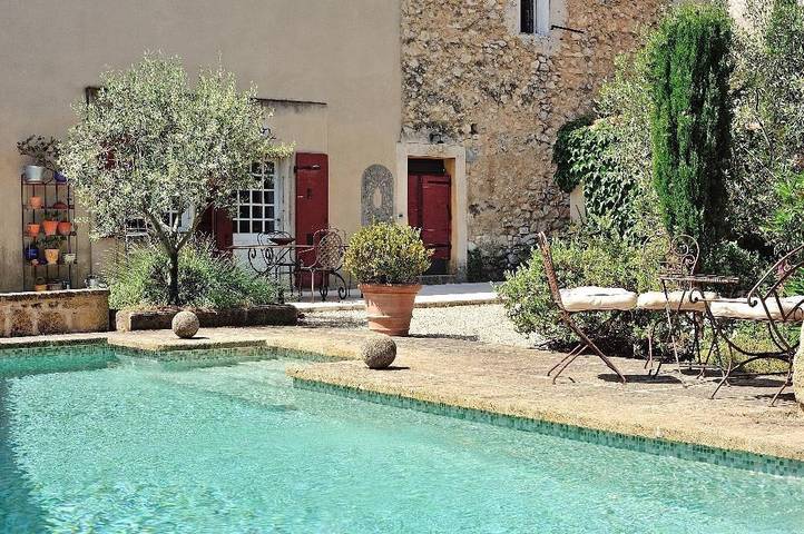 Chambre d’hôte pour 3 personnes, avec piscine et jardin