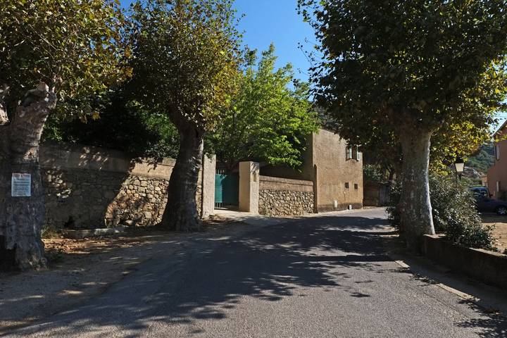 Gîte pour 10 personnes, avec jardin ainsi que piscine et terrasse, animaux acceptés dans Haute-Corse - 2