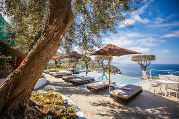 Hôtel pour 2 personnes, avec piscine et jardin ainsi que sauna et vue, animaux acceptés à Massa Lubrense