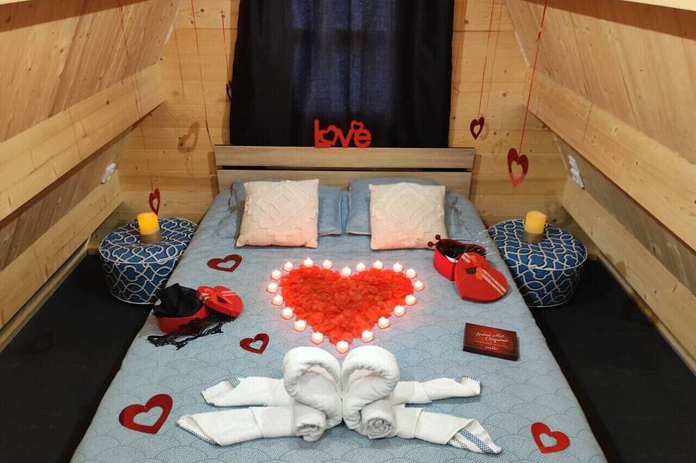 Tipi chic et cosy proche de Lourdes. in Pontacq, Béarn