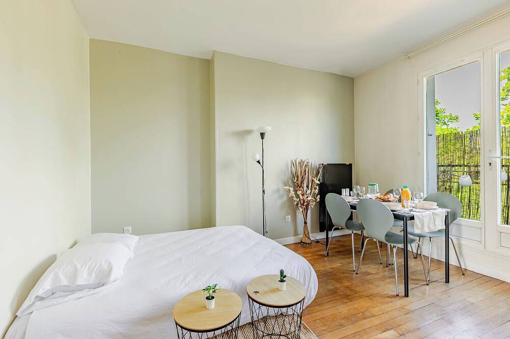 Ganze Wohnung, Modern cocoon on the outskirts of Paris - sleeps 4 in Ivry-sur-Seine, Val-de-Marne