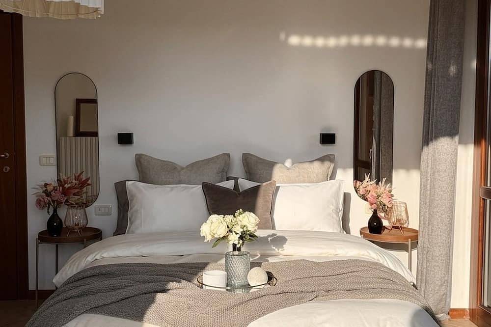 Apartamento entero, Penthouse La Balconata - Luxury Retreat with Castle View, Wellness & Shopping in Salsomaggiore Terme, Provincia de Parma
