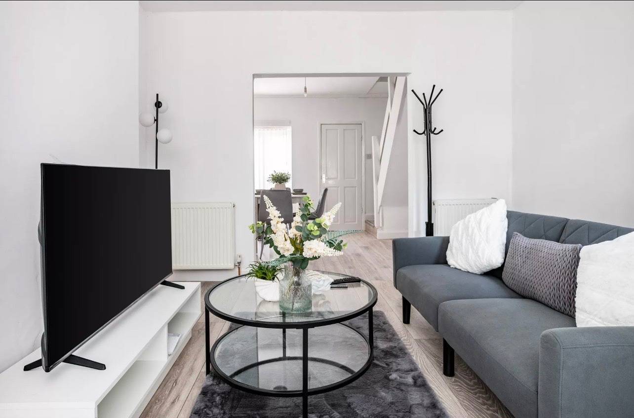 House Sleeps 3 with Garden in Merseyside