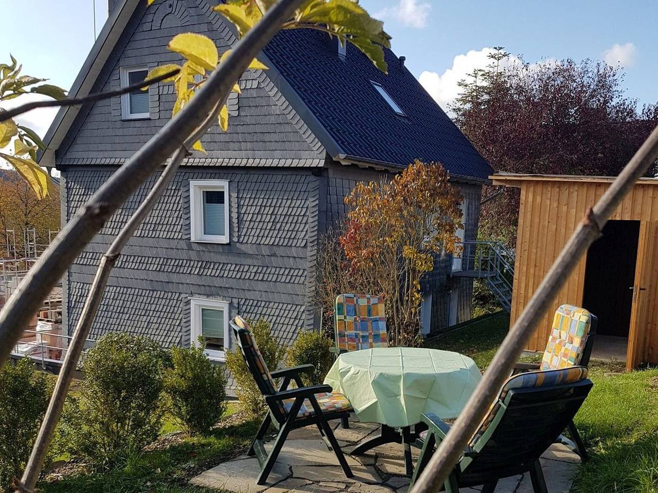 Ganze Wohnung, Apartment „Whg A Ferienwohnungen Olsberg Blick“ mit Bergblick, Garten & Wlan in Olsberg, Hochsauerlandkreis