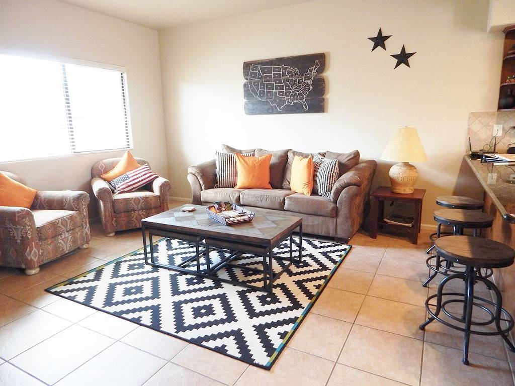 Ganze Wohnung, Atemberaubende Red Rock Ansichten, neu renoviert, beste Lage und immer sauber! in Oak Creek, Oak Creek Canyon