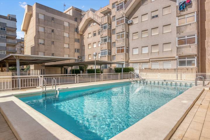 Ganze Wohnung, Apartment 'An der Playa de Daimús' mit Pool, Wlan und Klimaanlage in Platja de Daimús (Daimús), Daimús