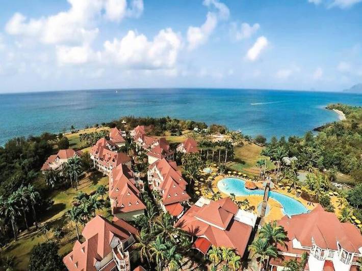 Gîte pour 6 personnes, avec jacuzzi et piscine ainsi que sauna et terrasse à Rivière-Salée