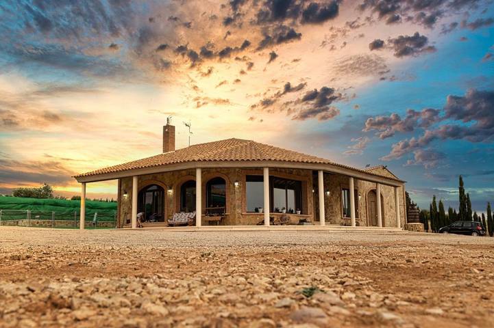 Casa de vacaciones para 19 personas, con Terraza y Jardín además de Piscina y Vistas en Mota del Cuervo
