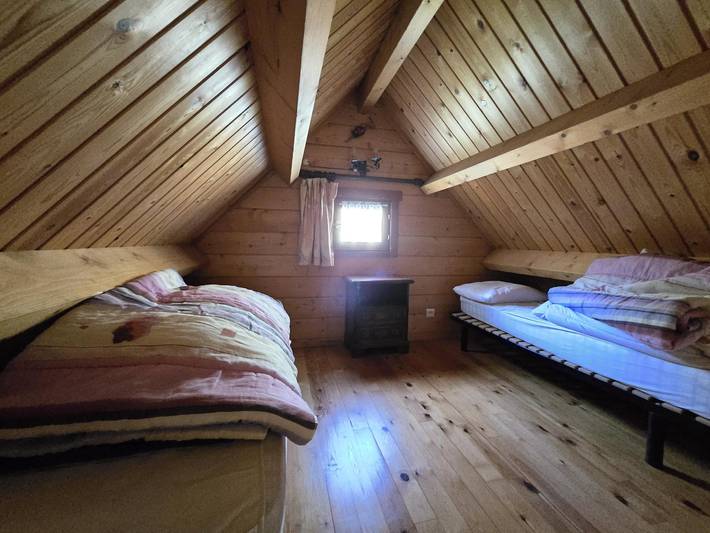 Location de vacances pour 4 personnes, avec jardin à Chambon-sur-Lac - 3