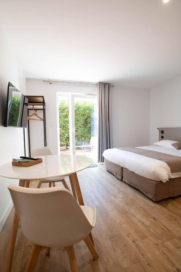 Appartement entier, Logis Les Cepages / Restaurant Le Raisin in Pont-de-Vaux, Région de Bourg-en-Bresse
