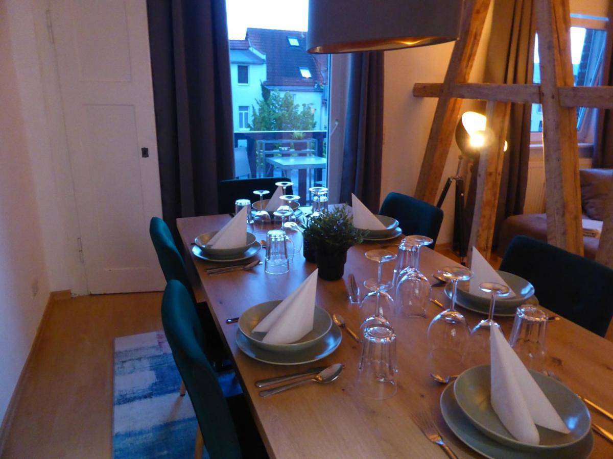 Ganze Wohnung, Apartment Napoleon, Nähe Zentrum, 2 Schlafzimmer, großer Balkon, free Wifi ,Parken in Wenigenjena, Jena