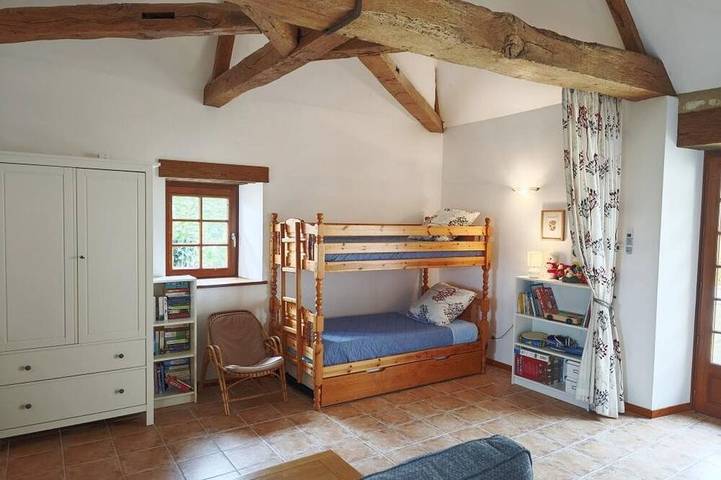 Gîte pour 4 personnes, avec terrasse et jardin à Abilly - 2