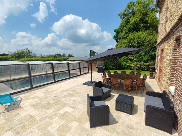 Location de vacances pour 13 personnes, avec piscine ainsi que vue et jardin à Quetteville - 2