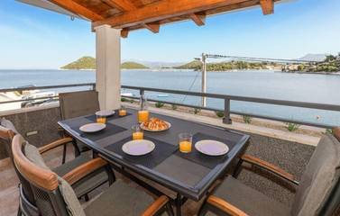 Villa für 4 Personen, mit Terrasse und Garten in Dalmatien