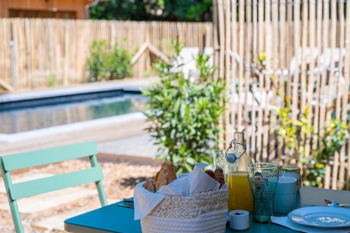 Chambre d’hôte pour 2 personnes, avec vue et terrasse ainsi que jardin et piscine à Lège-Cap-Ferret - 4