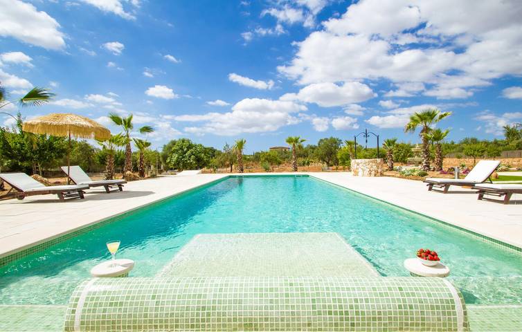 Luxury Apartment with Terrace, Pool & AC in Porreres, South Majorca