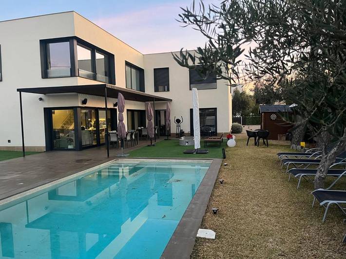 Chalet para 10 personas, con vistas además de jardín y piscina en Provincia de Tarragona - 4