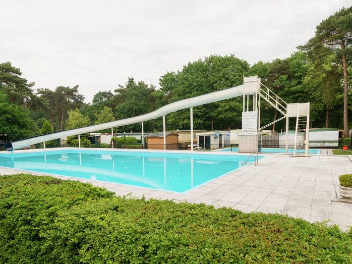 Gîte pour 4 personnes, avec terrasse ainsi que jardin et piscine dans Arriën