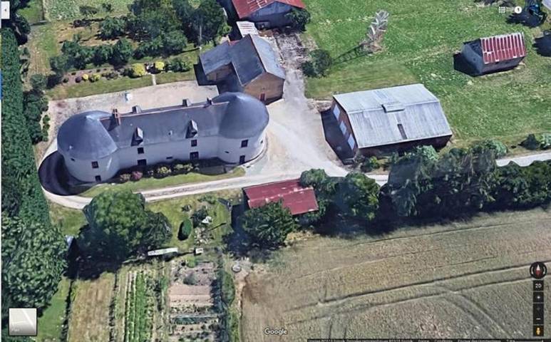 Gîte pour 4 personnes, avec terrasse à Chavagne - 4