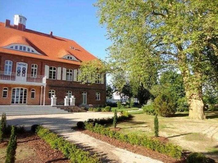 Schloss für 7 Personen, mit Terrasse und Garten - 1