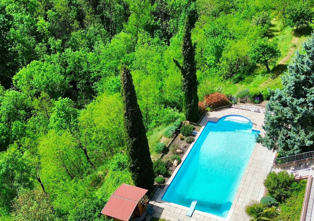 Ferienhaus 'Maisonnette Les Issignols' mit Bergblick, Wlan und Klimaanlage in Colombier-le-Vieux, Tournon-sur-Rhône und Umgebung